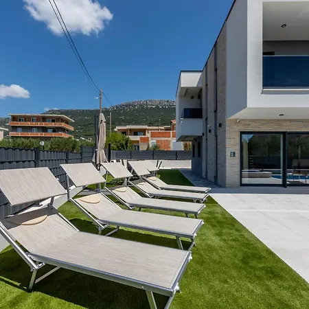 Bonce Villa Kastela