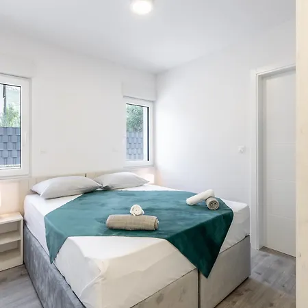 Bonce Villa Kastela