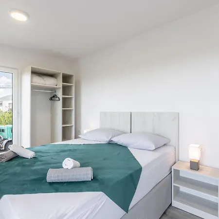 Bonce Villa Kastela