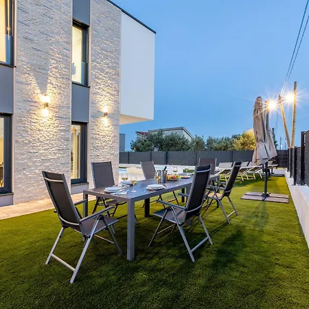 빌라 Bonce Kaštela