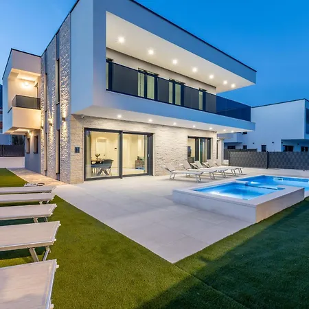Bonce Villa